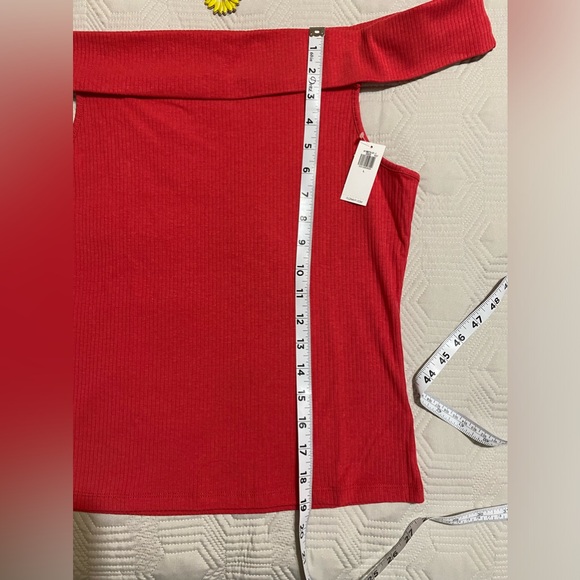 Old Navy Off the shoulder top Size L Red  NWT - Picture 3 of 6